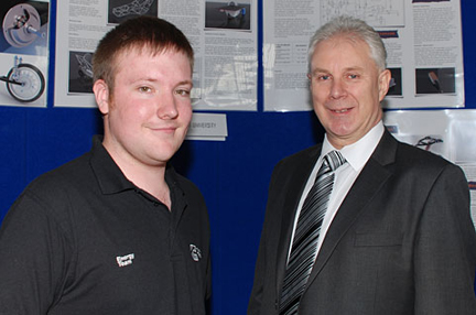 Huddersfield placement student Graham Roseby ((left) with engineering tutor 
Tony Johnson